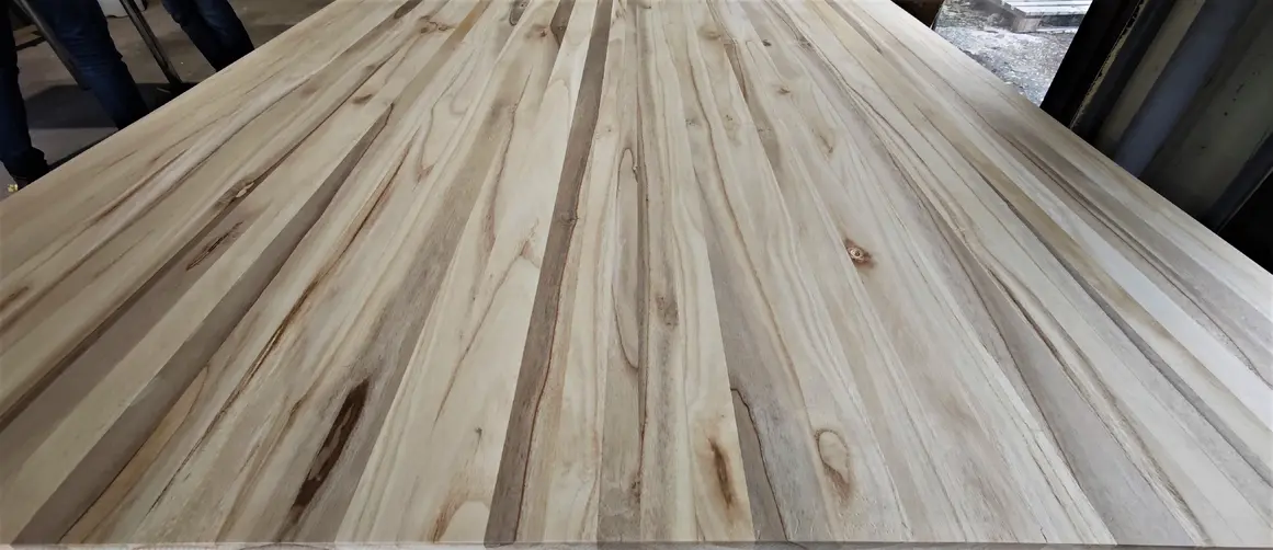 Panou lipit din lemn de Paulownia realizat de Verdant